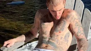 Stripped and Soaked, Justin Bieber Thrills Fans with Sizzling Post