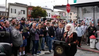 Grateful Dead Guitarist Jerry Garcia Has Childhood Street Named for Him in San Francisco