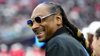 Snoop Dogg Issues Apology "I Apologize to Anyone I Hurt With My Words"