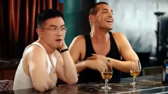 Bowen Yang and Matt Rogers Teach Seth Meyers About the ‘Gay Uniform’