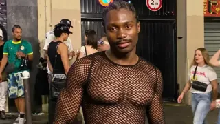 Flirty, Fit Francois Porte Bonheur