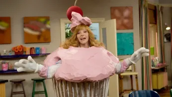 Lisa Kudrow Revives Iconic Role as Valerie Cherish in 'The Comeback' Season 3 After 11-Year Hiatus